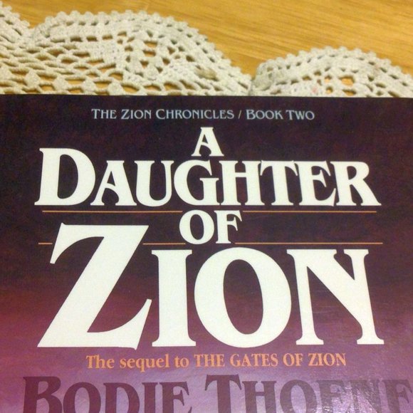 3 for $10 book sale! Vintage Historical Fiction - A Daughter of Zion - Picture 3 of 8
